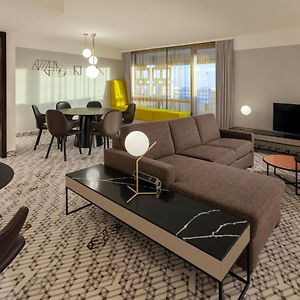 Deluxe Two-Bedroom Queen Suite